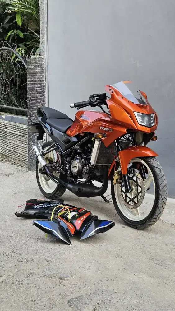 Kawasaki Ninja RR New 150 thn 2014
Ss lengkap STNK BPKB
