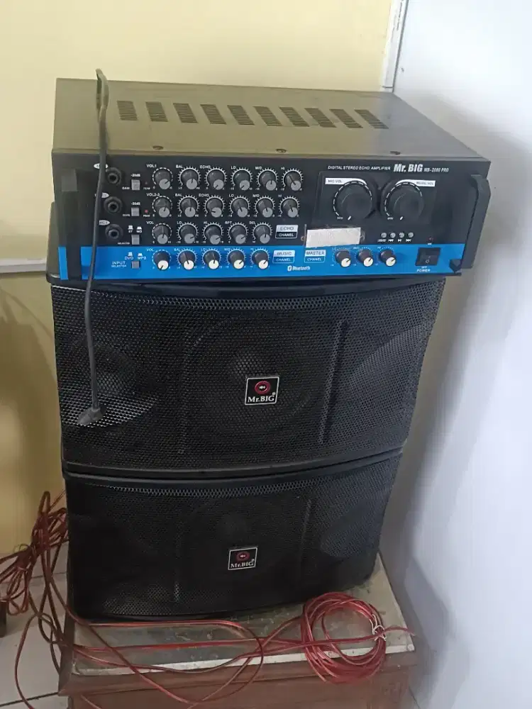 Dijual set speaker dan Mixer merk Mr.Big