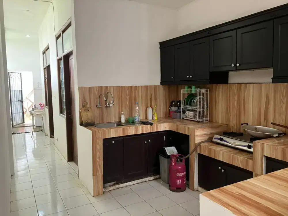 Rumah TURUH HARGA Murah 2 lantai SHM di Cipaku, Kota Bandung