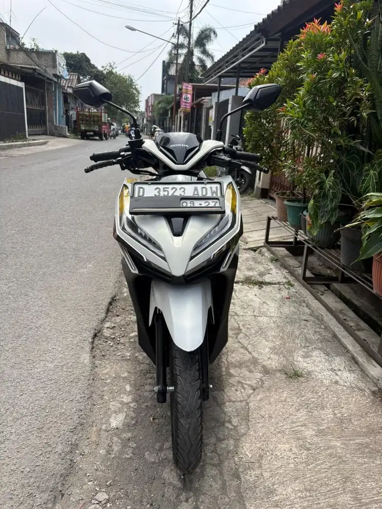 Vario 125 tahun 2022 low km