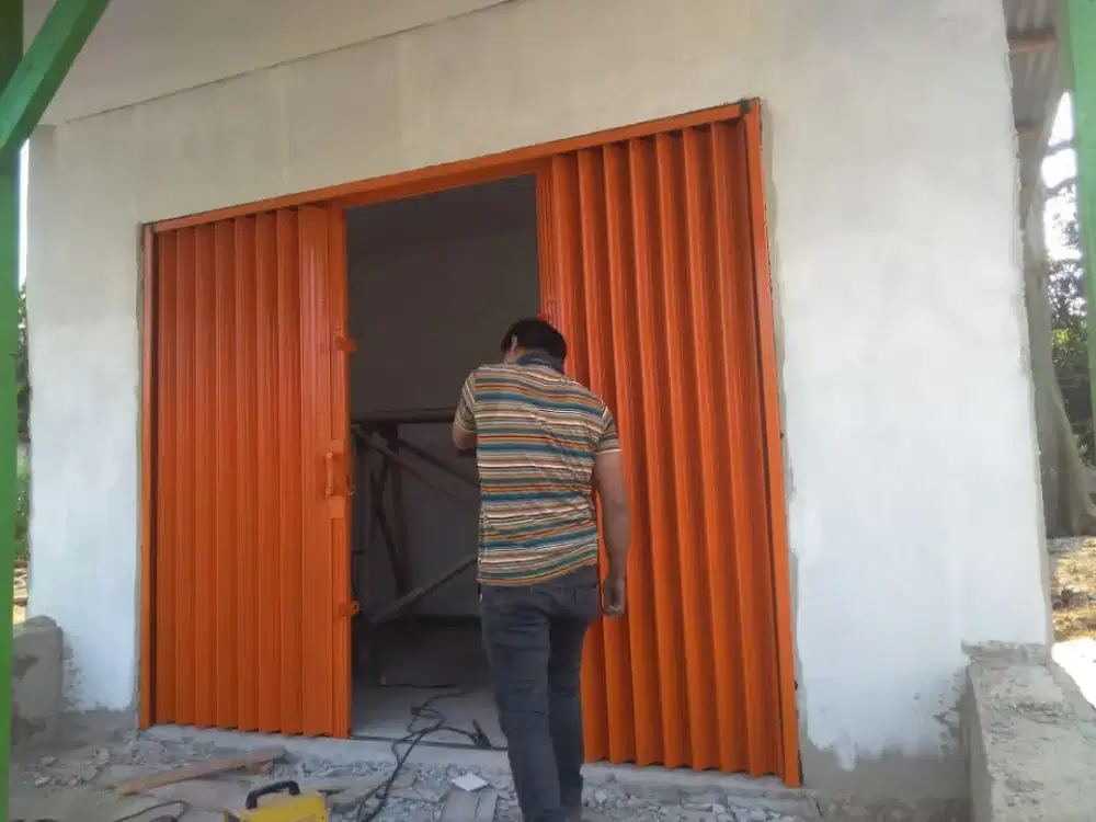 Rolling door folding gate baru