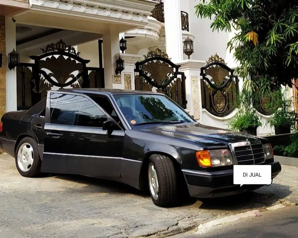 Mercedes-Benz Boxer W124 E300 1991 AT Bensin