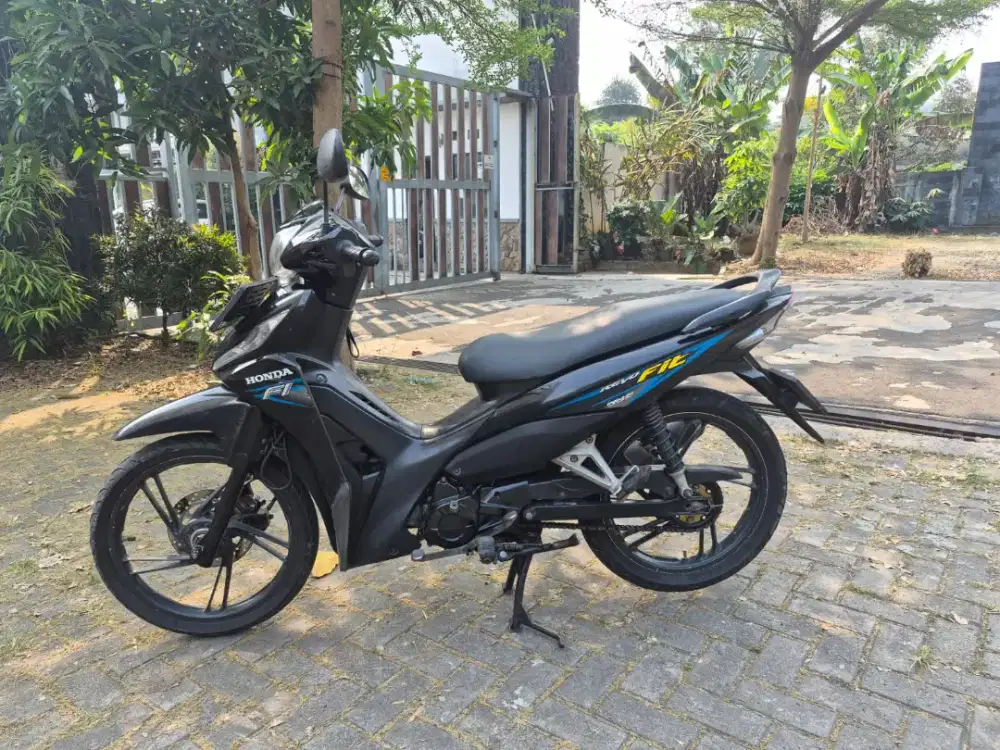 dijual Honda Revo fi tahun 2018