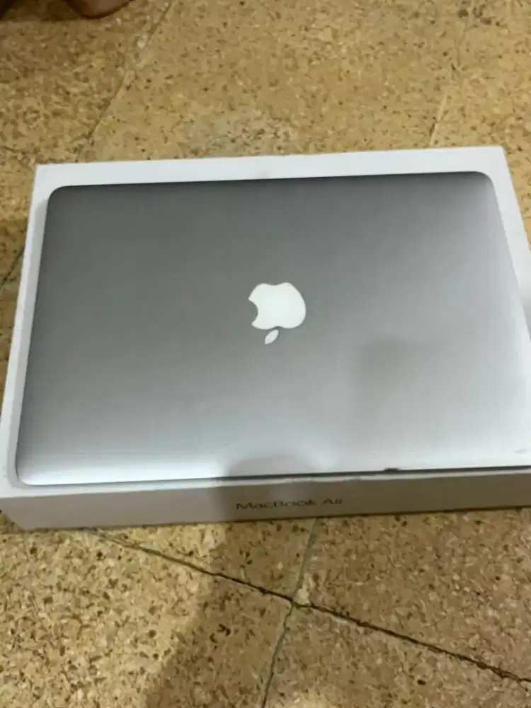 Macbook Air bekas