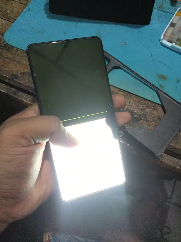 Asus rogpone 8 pro 5G minus lcd