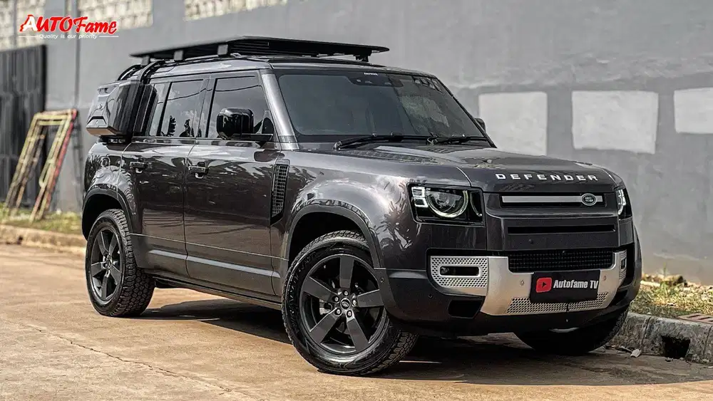 Land Rover Defender 110 P300 SE 2.0L 4x4 NIK 2021 Indus Silver Metalli