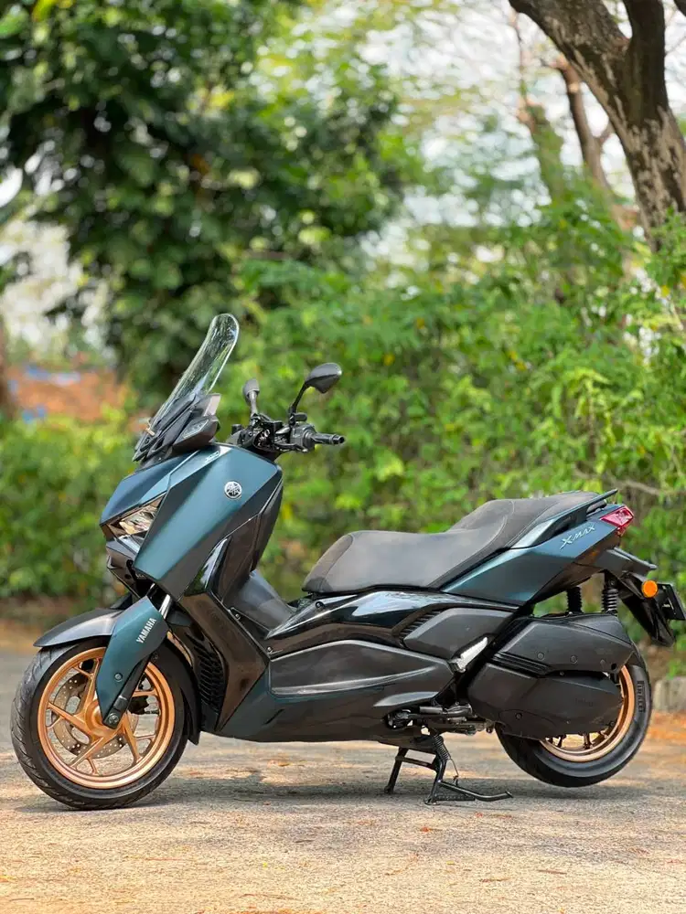 YAMAHA NEW XMAX 250 ABS CONNECTED HIJAU 2023 KM LOW SUPERB