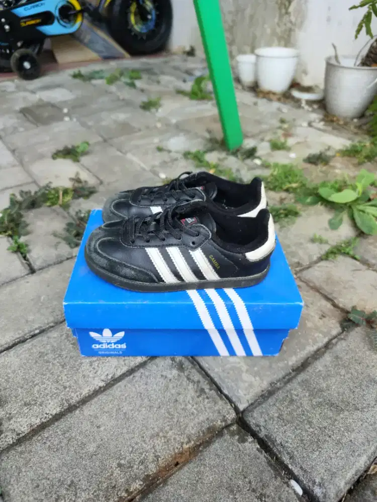 Sepatu Casual Anak Adidas Samba OG Kids Original 100%