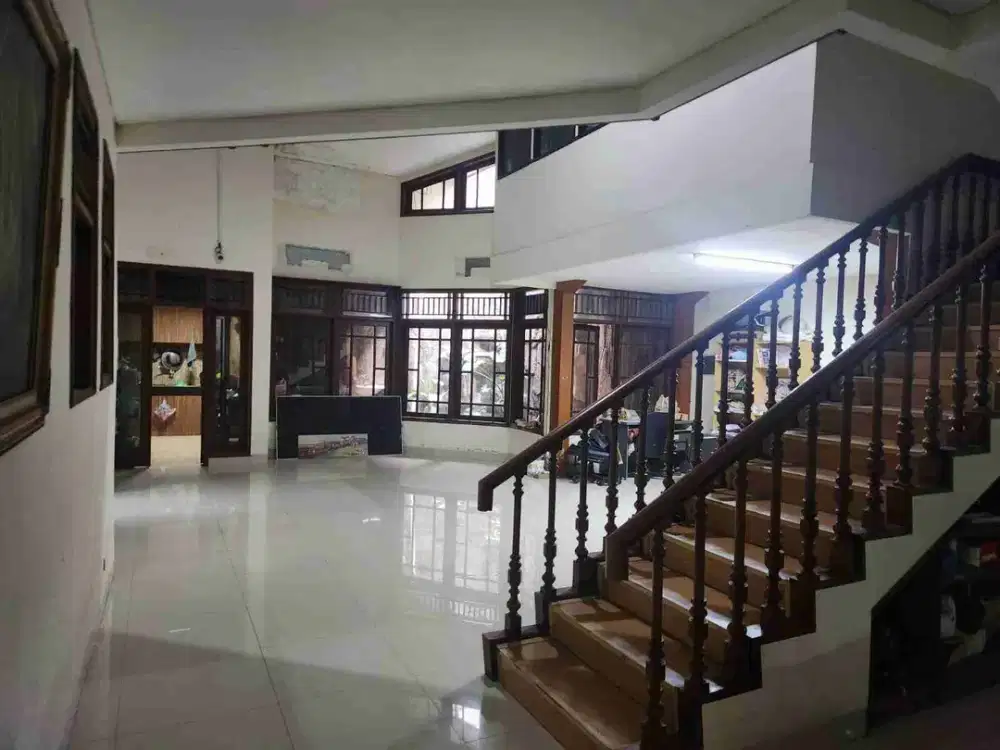 rumah 2 lantai di rawamangun jakarta timur