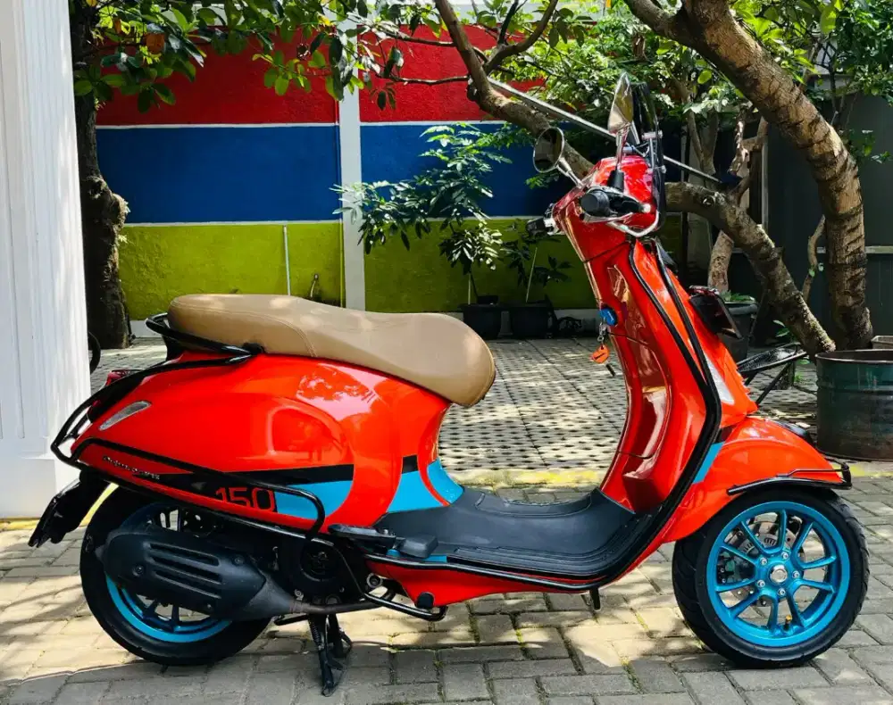 Vespa matic Primavera limited edition