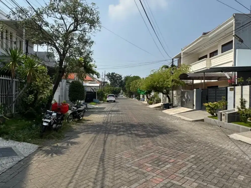 dijual rumah di jalan manyar kartika surabaya