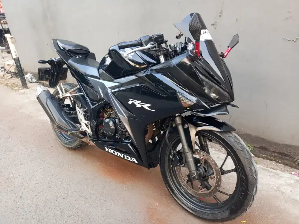 Honda CBR 150 tahun 2017 surat lengkap pajak telat plat panjang