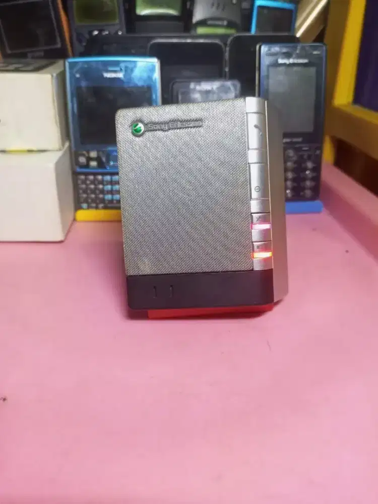 Sony Ericsson speaker mobile phone
