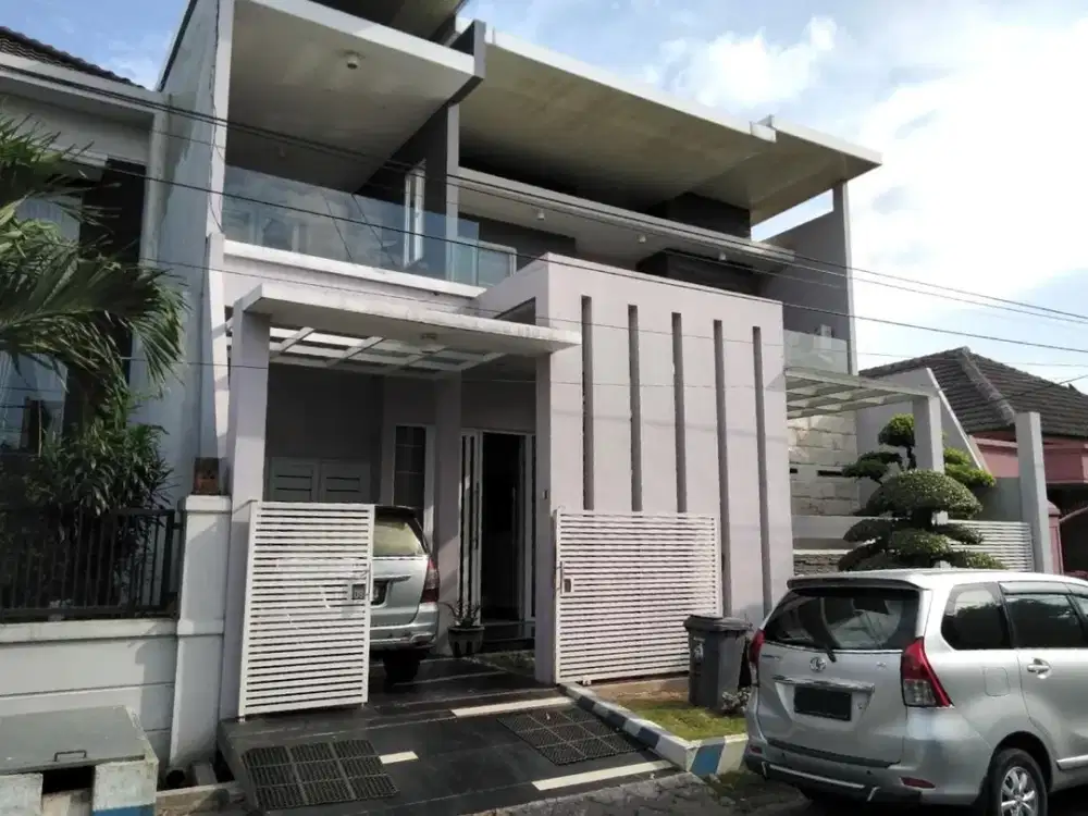 Dijual Via Lelang Rumah 2 Lantai Minimalis di Tropodo Sidoarjo Murah