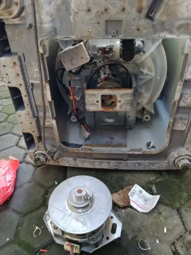 Servis terdekat mesin cuci,pompa air,kulkas bergaransi