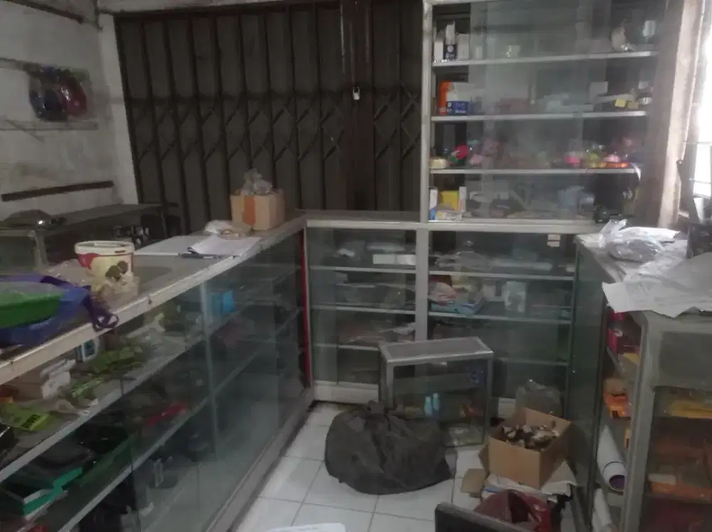 Dijual etalase bekas toko