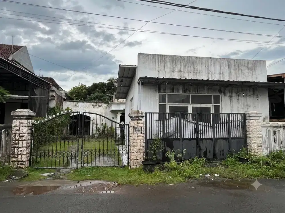 2106. Jual Rumah Luas Belakang Mall Tulungagung
