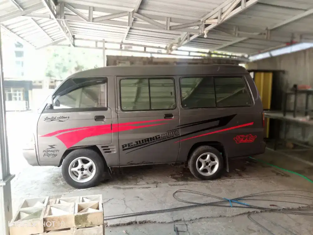 Mobil antar jemput