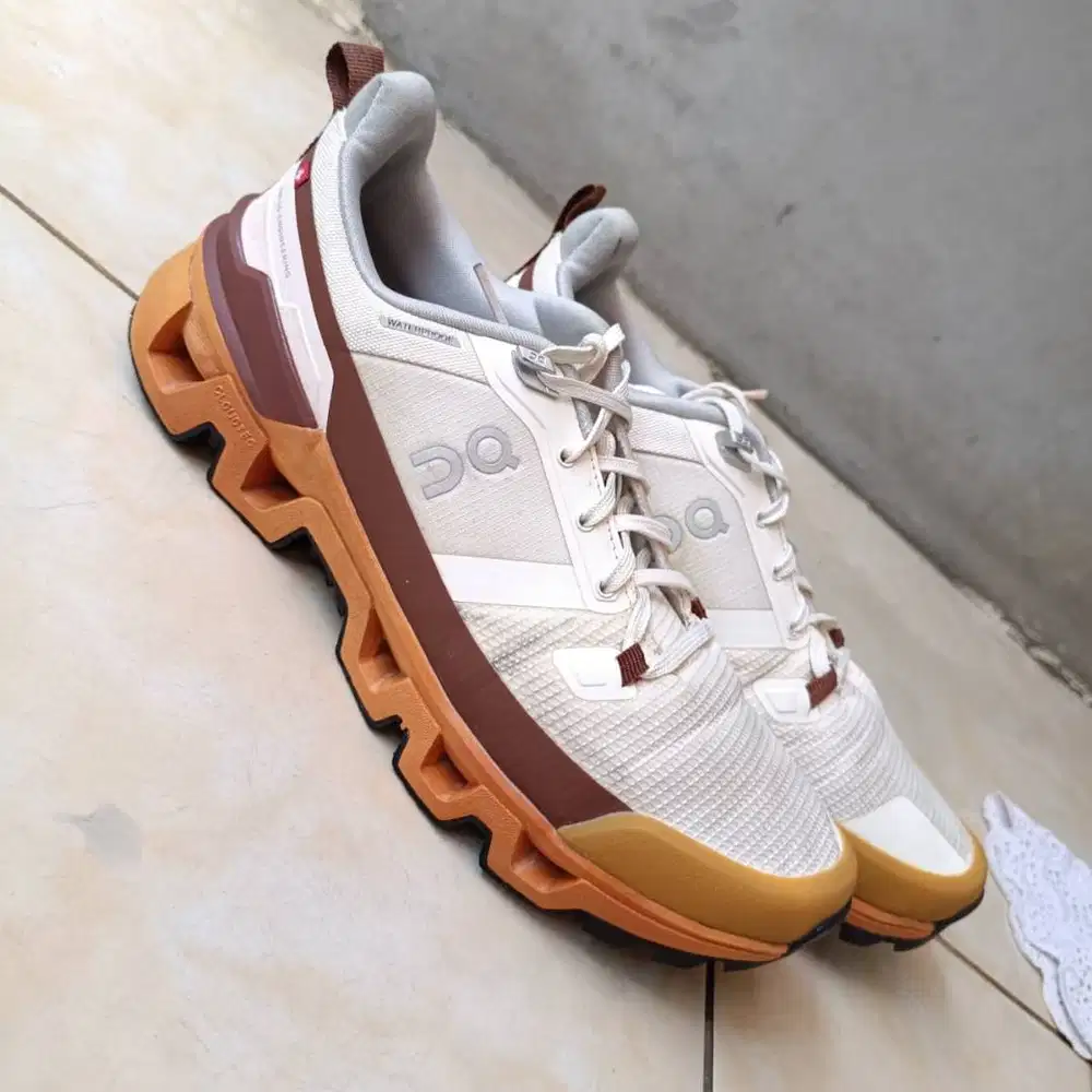 Sepatu Cloudwander Waterproof Pearl/Root – Original | Bekas Rasa Baru