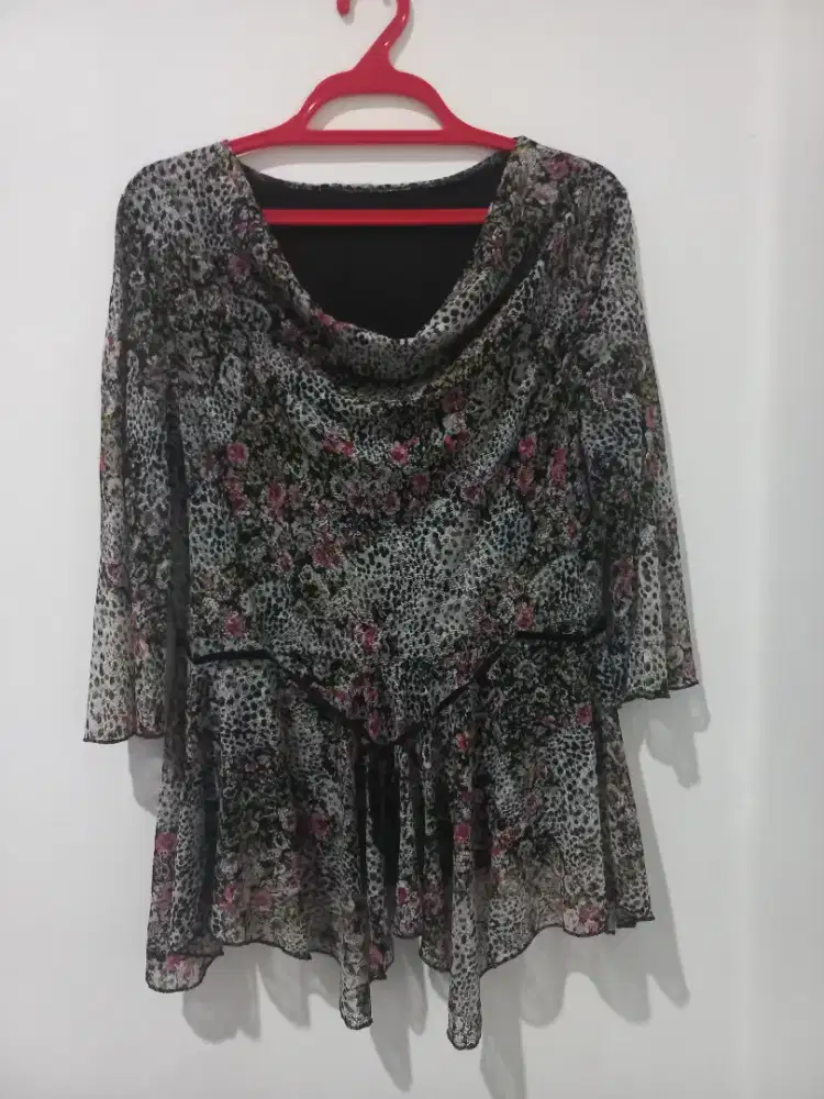 Jual baju bekas 2x pakai