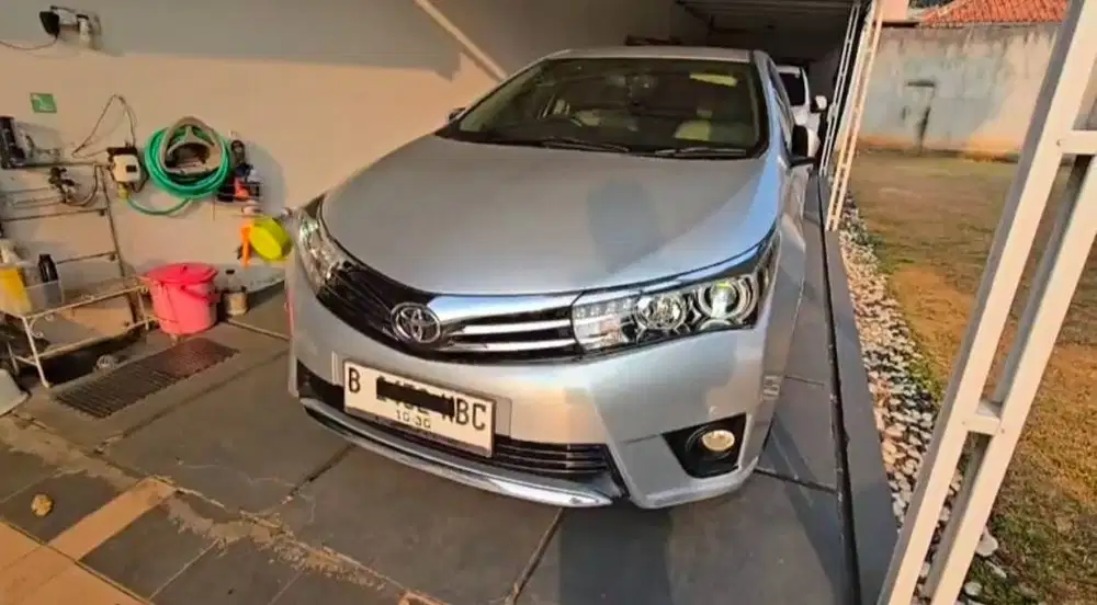 Toyota Corolla Altis 1.8 V AT 2014 – Silver Metalik