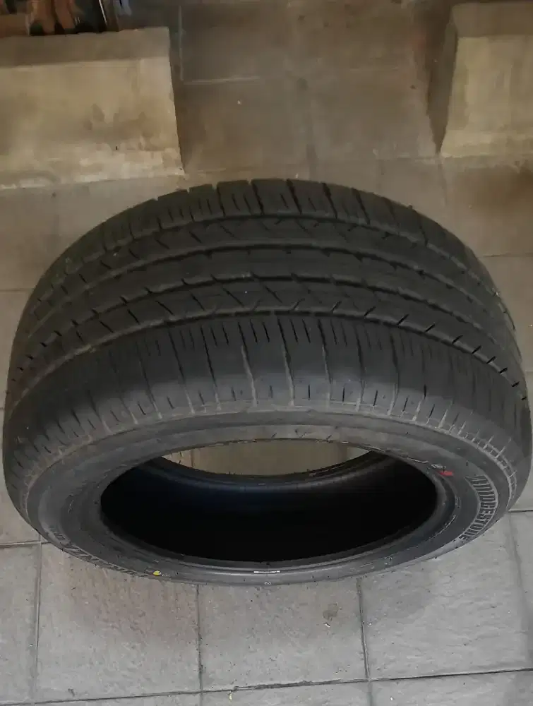 4 Ban Bridgestone bekas