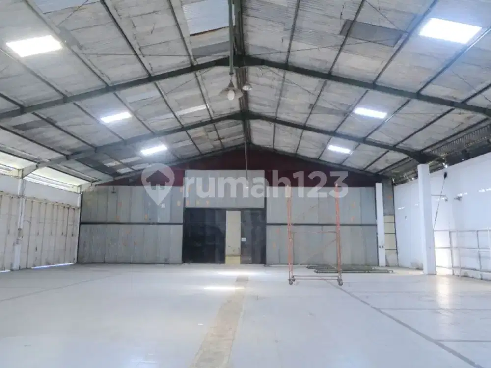Gudang di Jalur Pantura Tegal Pemalang