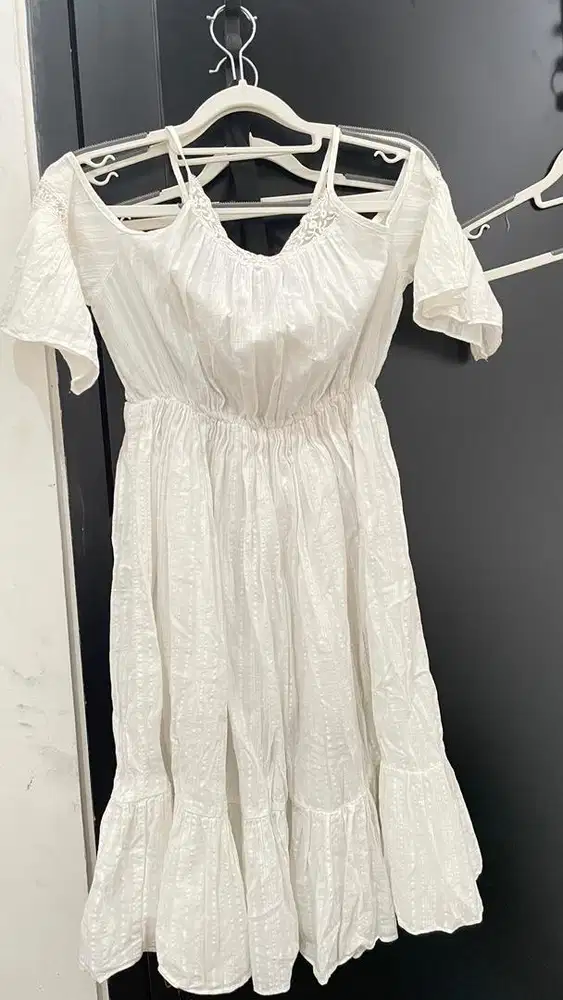 Preloved Dress Putih Katbol