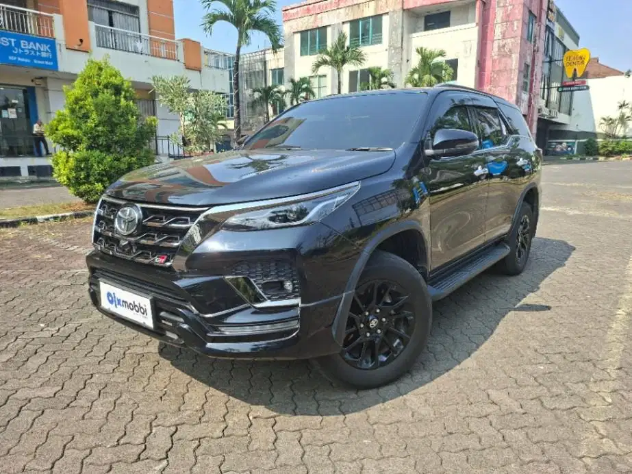 Garansi 1 Th - Toyota Fortuner 2.8 VRZ GR Sport AT 2024 Hitam