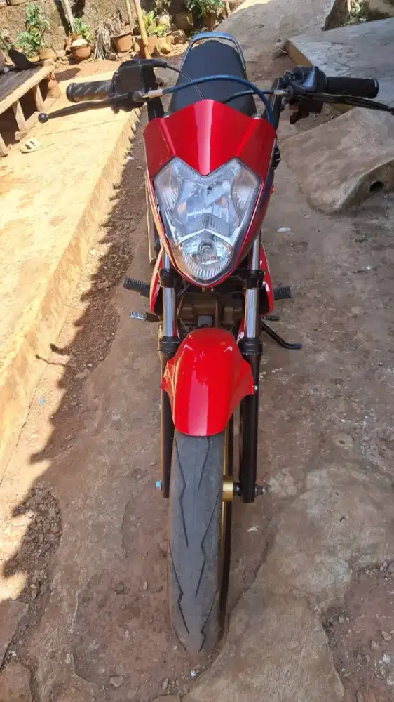 Suzuki Fu CBU Asli merah Hitam