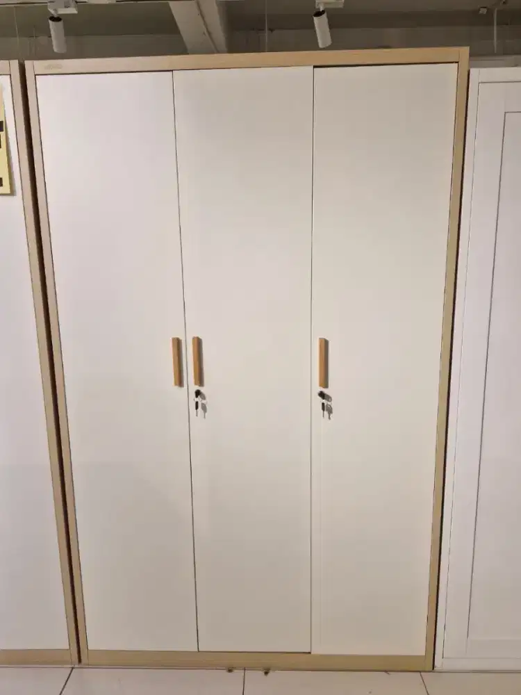 Informa Lemari Pakaian