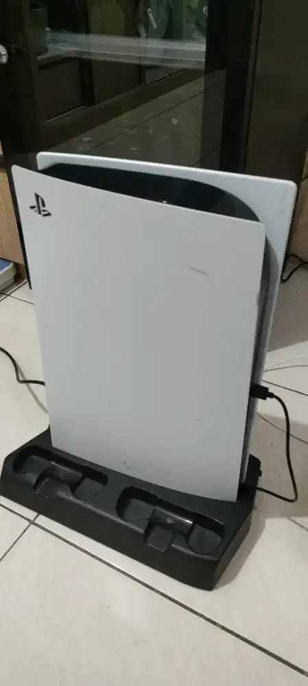 PS5 disc version