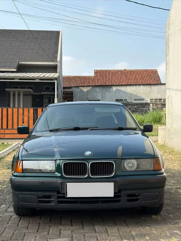 BMW 318i 1996 Bensin