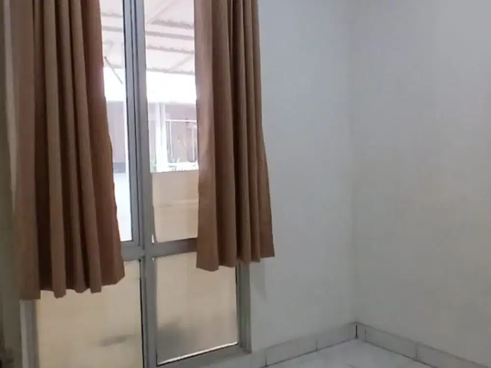 Disewakan Rumah 2lt Semi Furnished di Cluster Milano, Gading Serpong