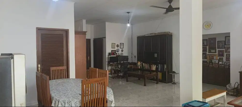 Dijual rumah  luas dan masih dihuni area prima jaksel
