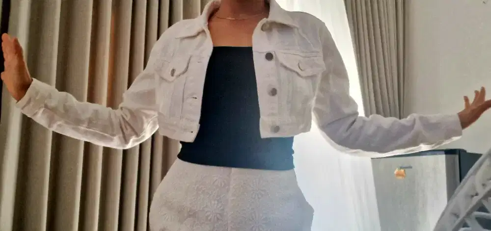 Crop jeans putih shein size xz