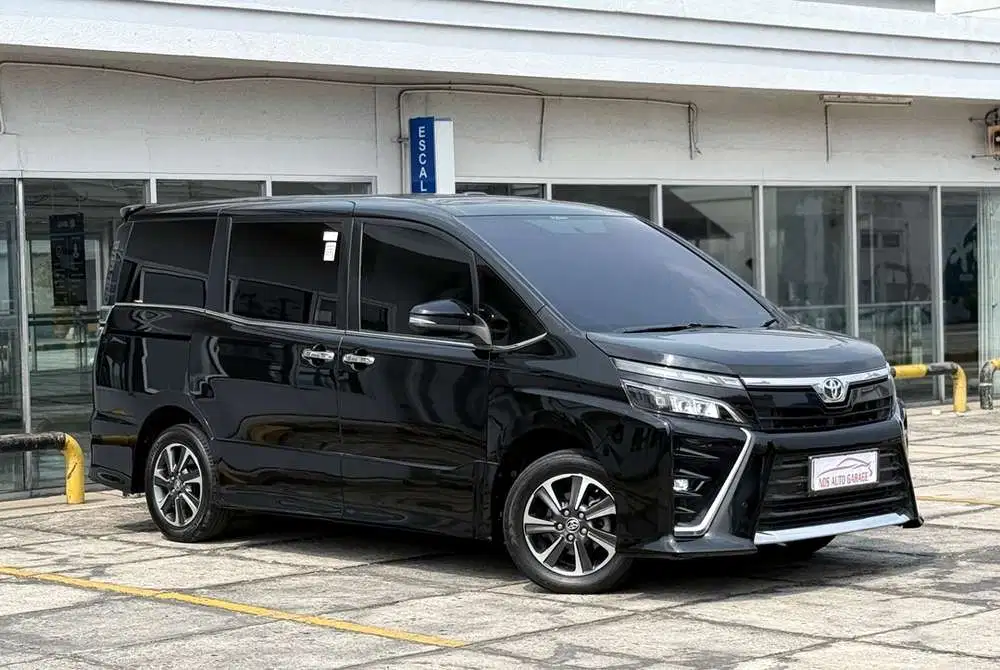 Toyota Voxy 2019