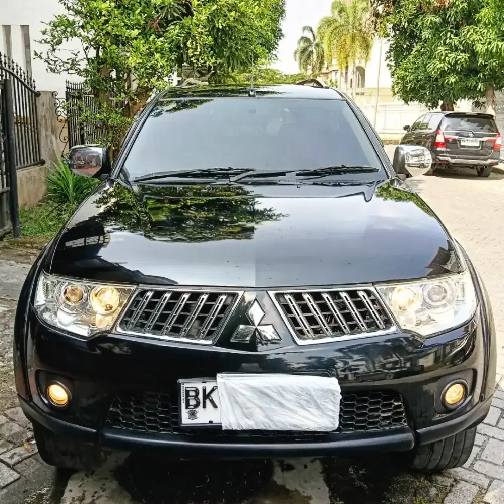 Mitsubishi Pajero Sport Exceed 4x2 Matic 2012 Hitam (AC Atas)