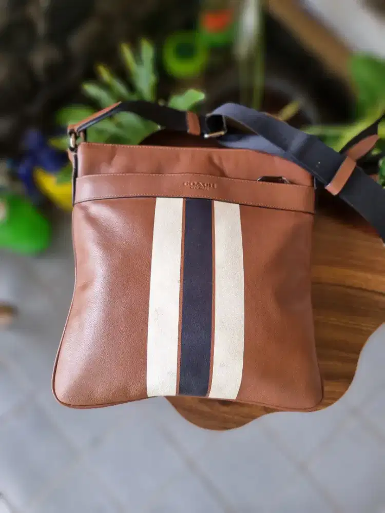 Tas Slingbag brand Coach