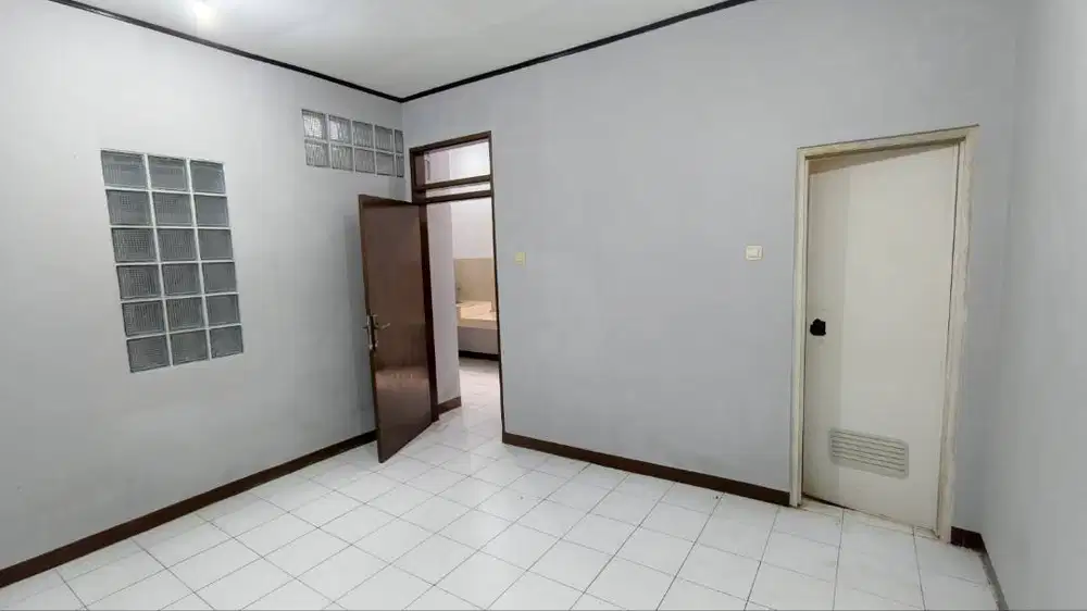 Disewakan Rumah Siap Pakai di Taman Kopo Indah 2, Bandung