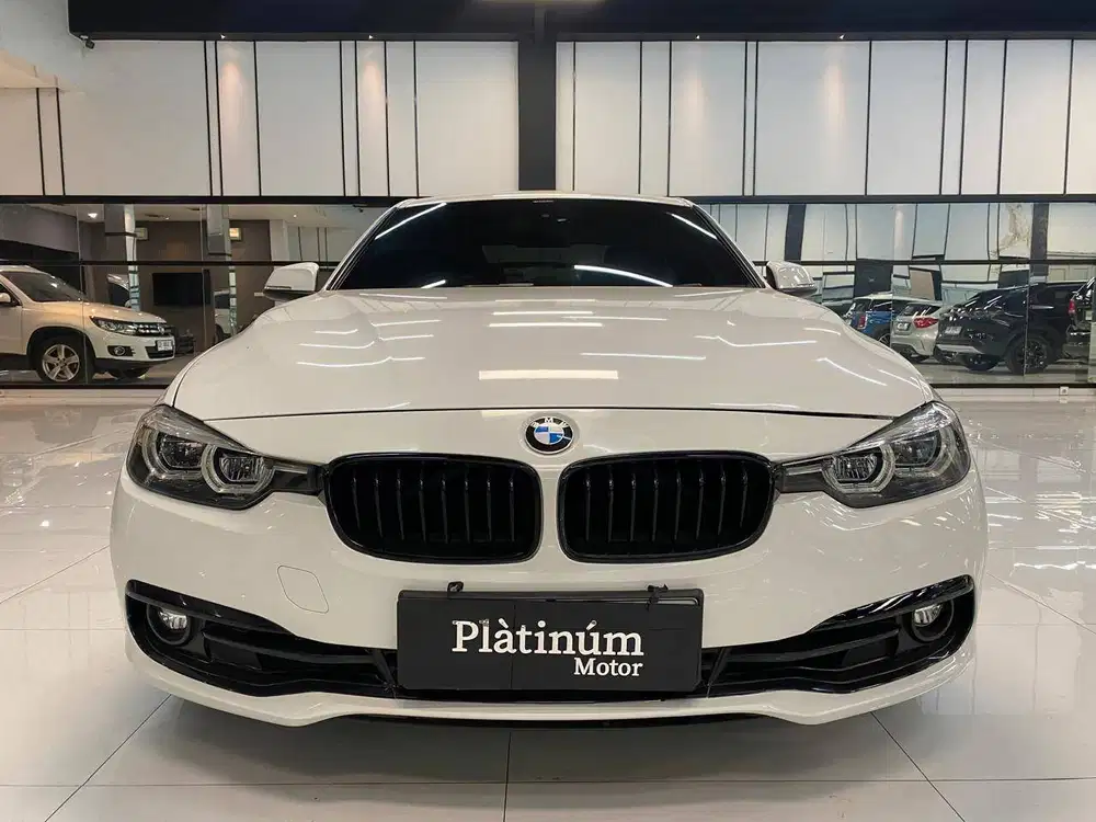 BMW 320I SPORT SHADOW EDITION