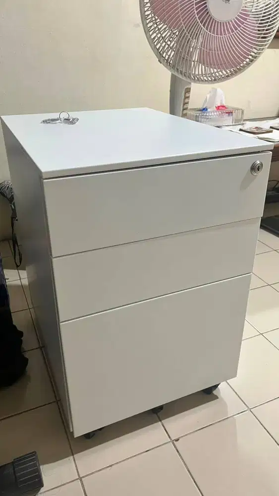 Nakas Laci Side Table Meja Samping Besi Dokumen Kunci