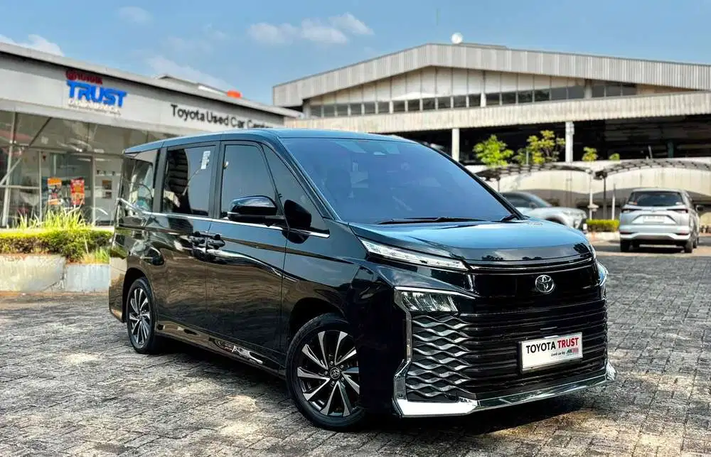 [ Termurah ] Toyota Voxy 2.0 AT 2023 Istimewa Good Condition