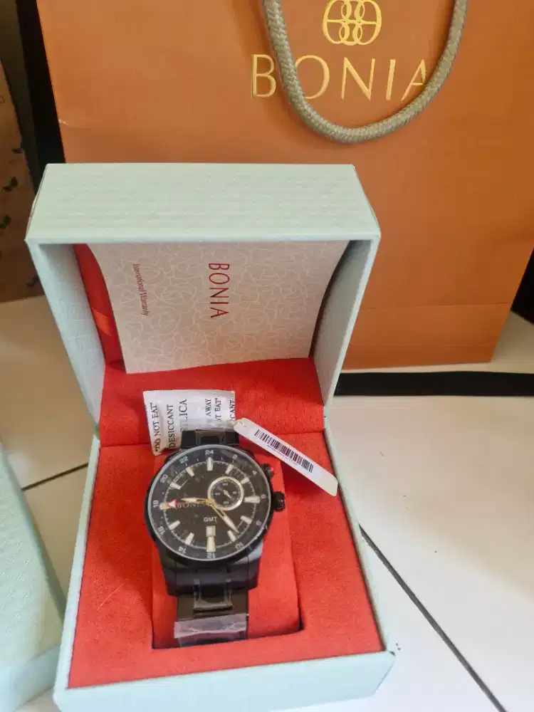 Dijual jam bonia