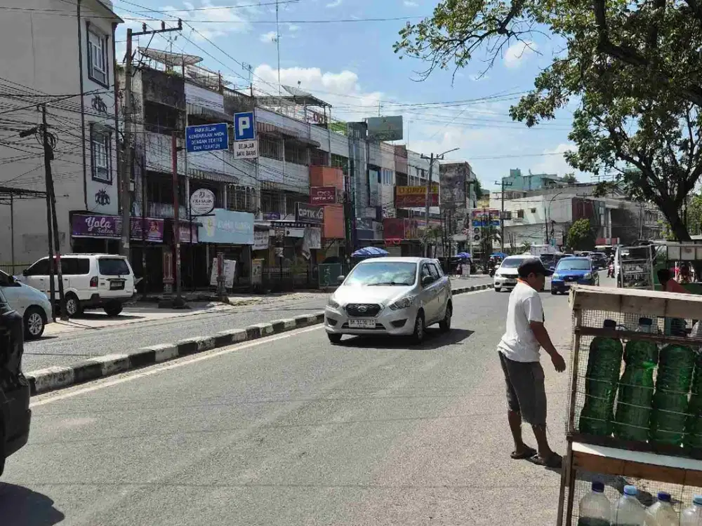 Jual Ruko Gandeng 3, Lebar Luas, jalan Yos Sudarso dekat Bilal