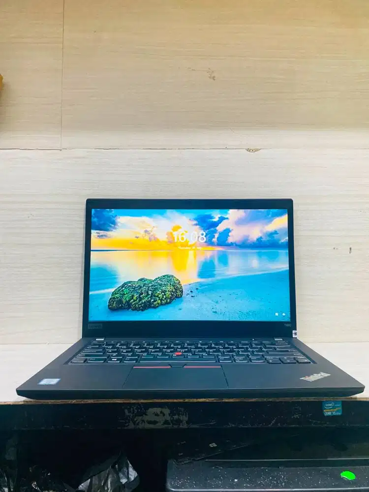Lenovo Thinkpad T490 Intel core I5 Gen 8 Ram 16GB SSD 256GB