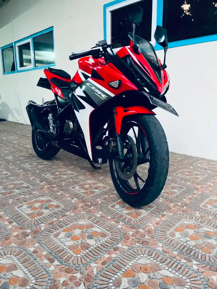 Honda cbr 150 r