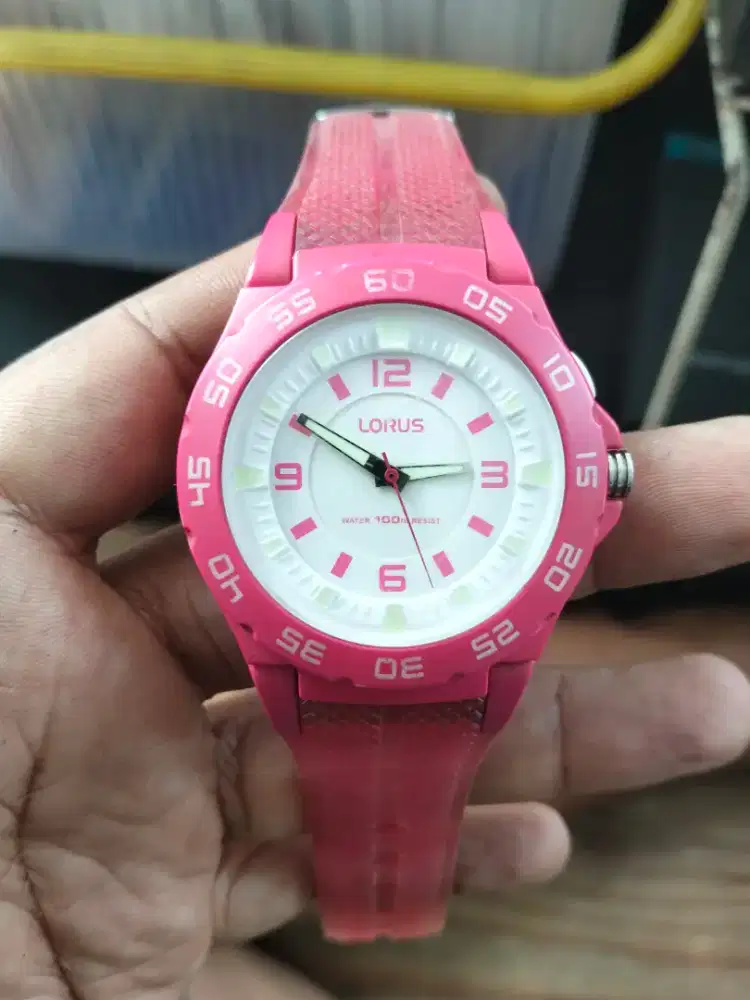 Jam tangan analog merk lorus original
