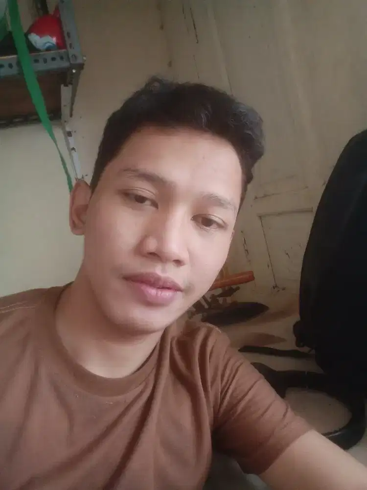 Saya lagi butuh pekerjaan