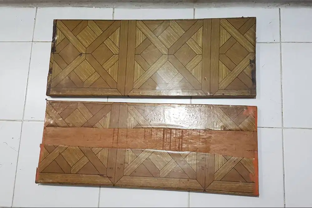 Ada 3 potong Papan,O8I3 IO7 55OOO,Tebal 3Cm,Panj.73Cm,L 30Cm,NET.